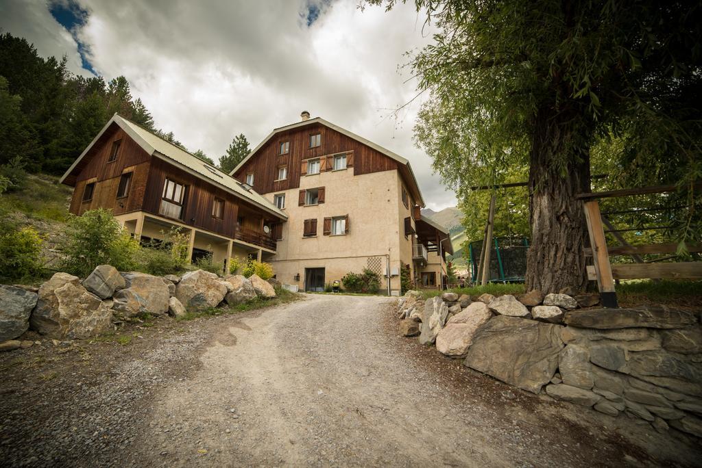 Chalet Les Moineaux Chambres D'Hotes Jausiers Luaran gambar